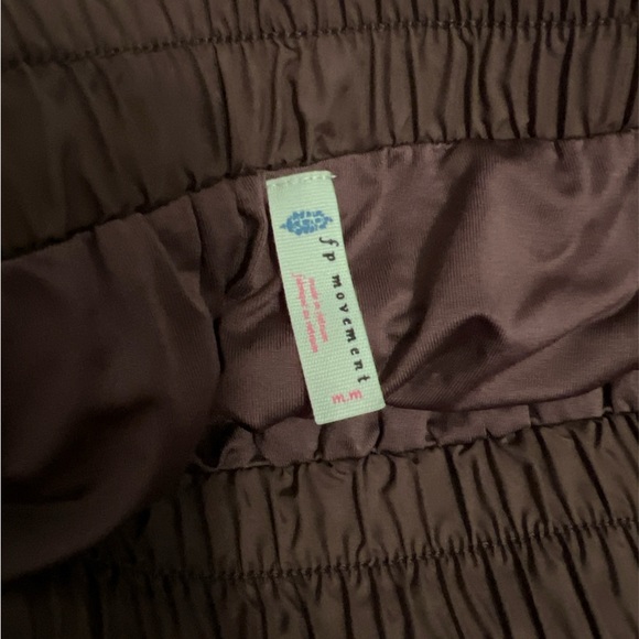 NWT FREE PEOPLE MOVEMENT SPORTS SHORTS SIZE CINAMON TOASTED COLOR - Picture 4 of 4